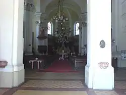 interiér chrámu