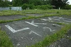 Označení LKMR na provozní ploše letiště