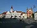 Mariánské náměstí ve Staré Boleslavi s kostelem Nanebevzetí Panny Marie a renesanční radnicí