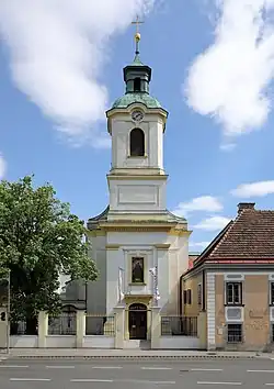 Farní a poutní kostel sv. Magdaleny v centru Maria Enzersdorf