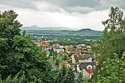 v centru pohledu na Bohosudov bazilika Panny Marie Sedmibolestné
