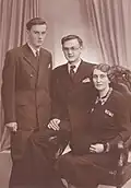 Manželka Marie se syny Miloslavem a Václavem (březen 1942)