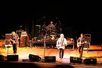 Skupina Martin Turners Wishbone Ash na koncertu v roce 2010