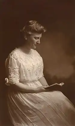 Portrét, okolo 1910