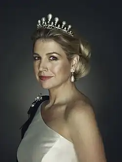 Maxima, 2011
