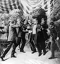 Leon Czolgosz střílí na prezidenta McKinleyho na panamerické výstavě.