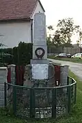 Pomník místním obětem první světové vály na návsi