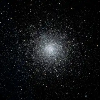 M75 na snímku z Hubbleova vesmírného dalekohledu
