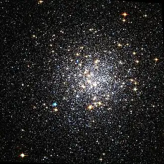 M9 na snímku z Hubbleova vesmírného dalekohledu