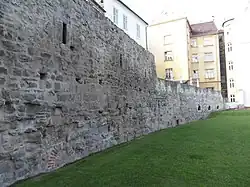 Mestske_hradby_Krizikovy_sady_Plzen.JPG