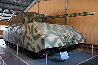 Maus v tankovém muzeum v Kubince