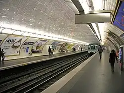 Nástupiště na stanici