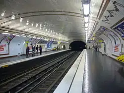 Nástupiště na stanici