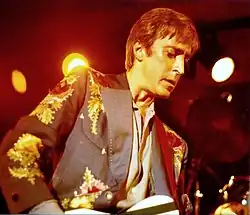 Mick Ronson při vystoupení v San Franciscu dne 26. října 1981