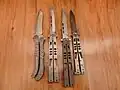 motýlky firmy Microtech (zleva: MetalMark, Tachyon II Tanto, Tachyon II Bowie, Tachyon)