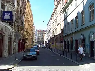 Mikulandská ulice, pohled směrem k Národní třídě