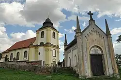 Sakrální stavby na vrcholu