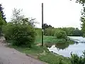 Na jihovýchodním konci hráze (2014)