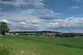 Celkový pohled ze silnice do Nezvěstic