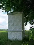 Kříž u zeleně značené cesty na hřebeni od Větrova k Červenému Újezdu (2011)