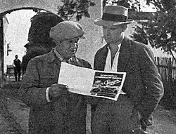 Miloslav Brepta (vpravo) ve filmu Chudý otec, bohatý syn