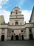 Minoritský_klášter_s_kostelem_sv._Ducha,_Opava.JPG