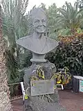 Puerto de la Cruz, ostrov Tenerife: vyhlídka s její bustou...