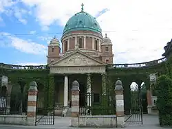 Hlavní vchod na hřbitov Mirogoj