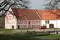 Přilehlá sýpka