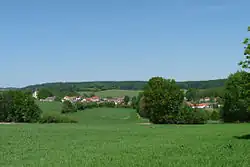 Obec Mlýny od jihu