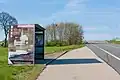 Autobusová zastávka před obcí (2019)