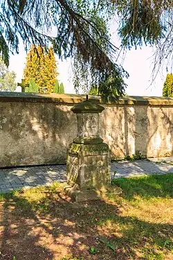Morový sloup, u hřbitova ve Svinčanech 01.jpg