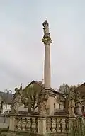 Morový sloup v Pecce 03.jpg
