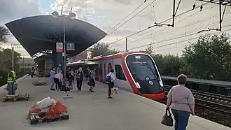 Elektrická jednotka Ivolga na zastávce Elektrozavodskaja