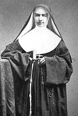 Stojící matka Marianne Cope