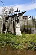 Křížek za vodou