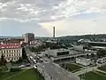Jižní vestibul, vlevo tramvaje, vpravo autobusy