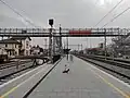 Nádraží během rekonstrukce s provizorní lávkou nad kolejištěm