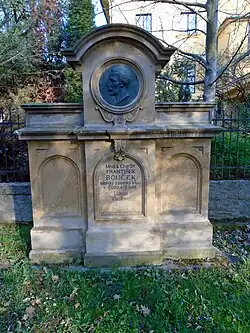 Pomník. F. Boučka