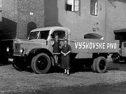 Škoda 504 před pivovarem ve Vyškově