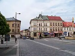 Silnice II/283 prochází Turnovem přes Náměstí Českého ráje