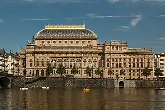 Národní divadlo nabízí operu, balet i činohru