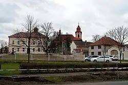 Náves od silnice