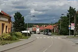 Náves se zvonicí