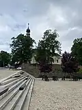 Pohled na kostel z návsi