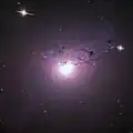 NGC 1275 na snímku širokém 1,73′ HST