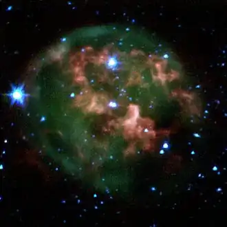 Infračervený snímek NGC 246 ze Spitzerova vesmírného dalekohledu.