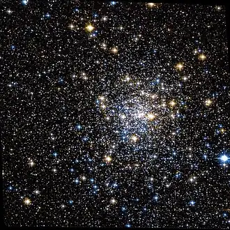 NGC 6544 na snímku z Hubbleova vesmírného dalekohledu