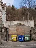 Zabedněné průčelí mezistanice Panorama, březen 2018