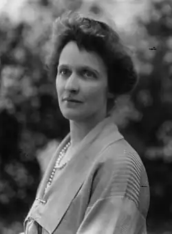 Nancy Astorová (18. června 1923)